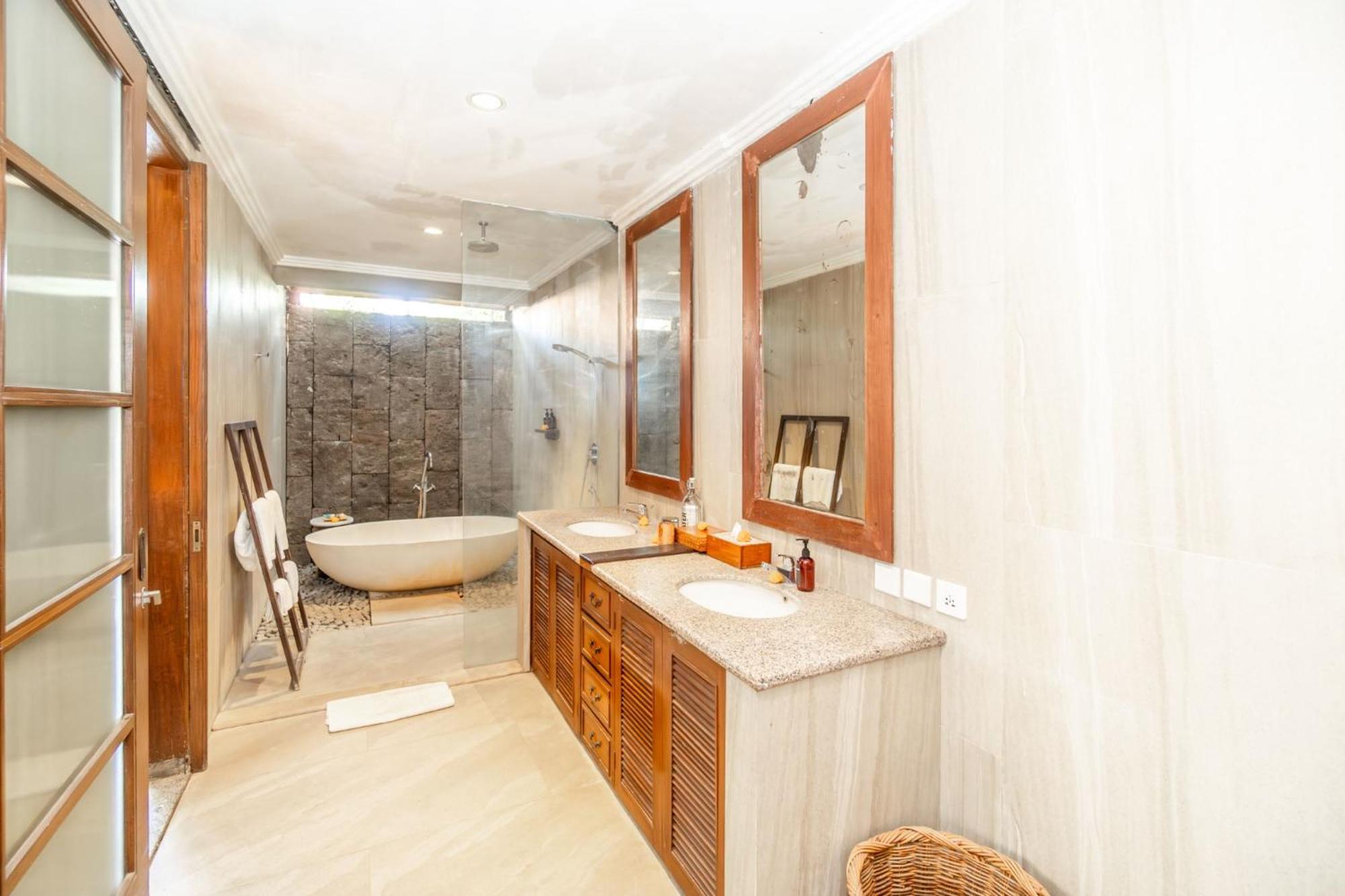 Kecapi Villa Seminyak By Ini Vie Hospitality Exterior foto